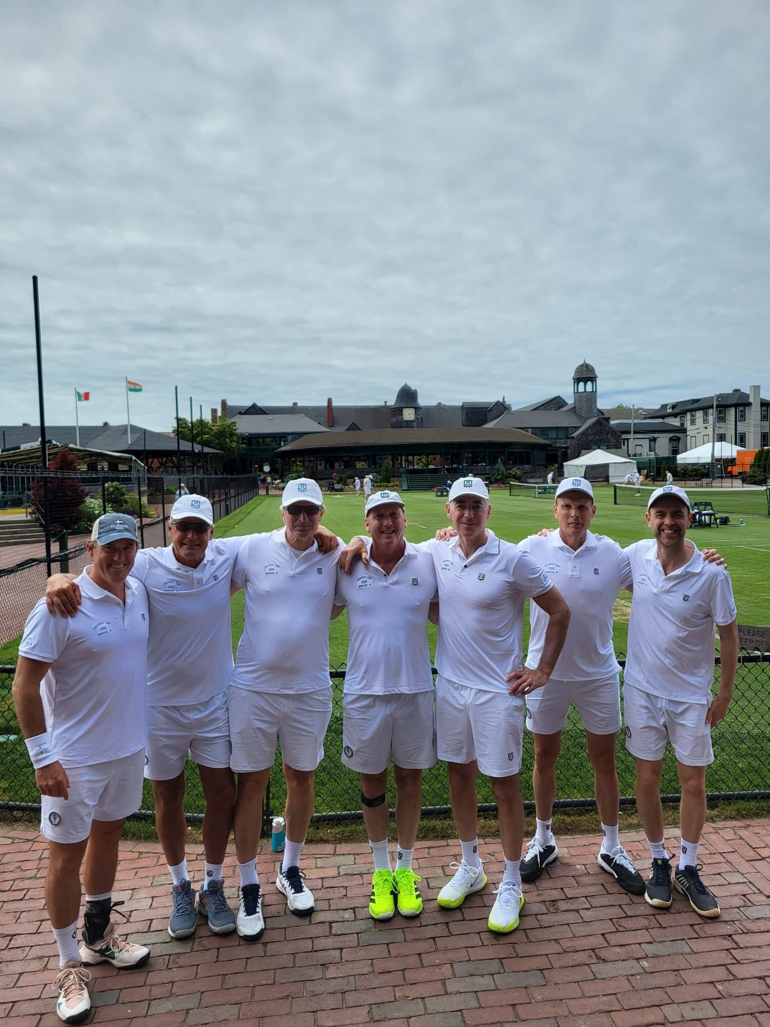 Flera finansprofiler som spelat tennis tillsammans i turningen Finance Cup, som anordnas av bland annat Christer Gardell och Bill Ackman. 