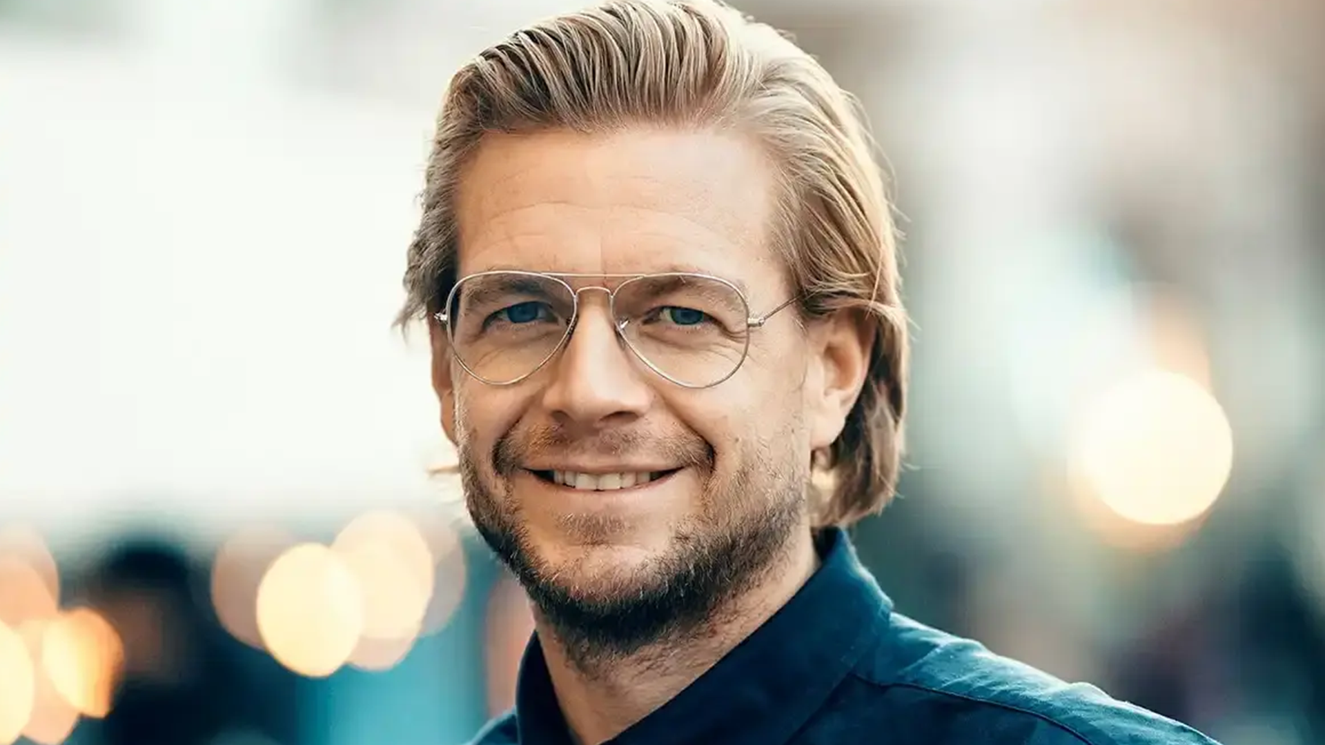 Vestum delar ut mer än börsvärdet efter jätteförsäljning