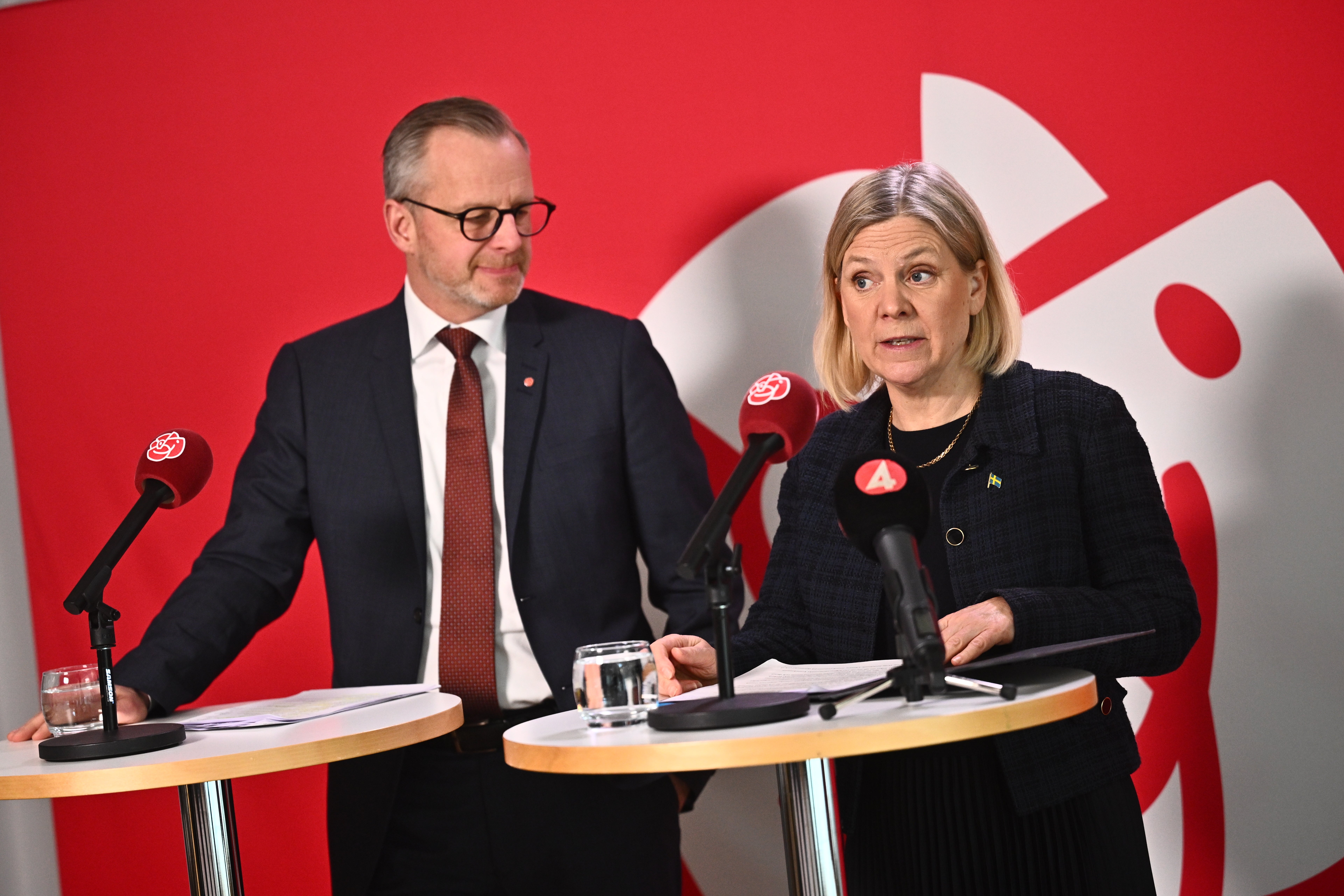 Socialdemokraternas krav: Sänkt skatt på bensin