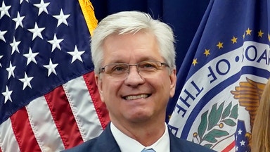 Fed-ledamot öppnar för räntesänkning – tvivlar på jobbsiffrorna