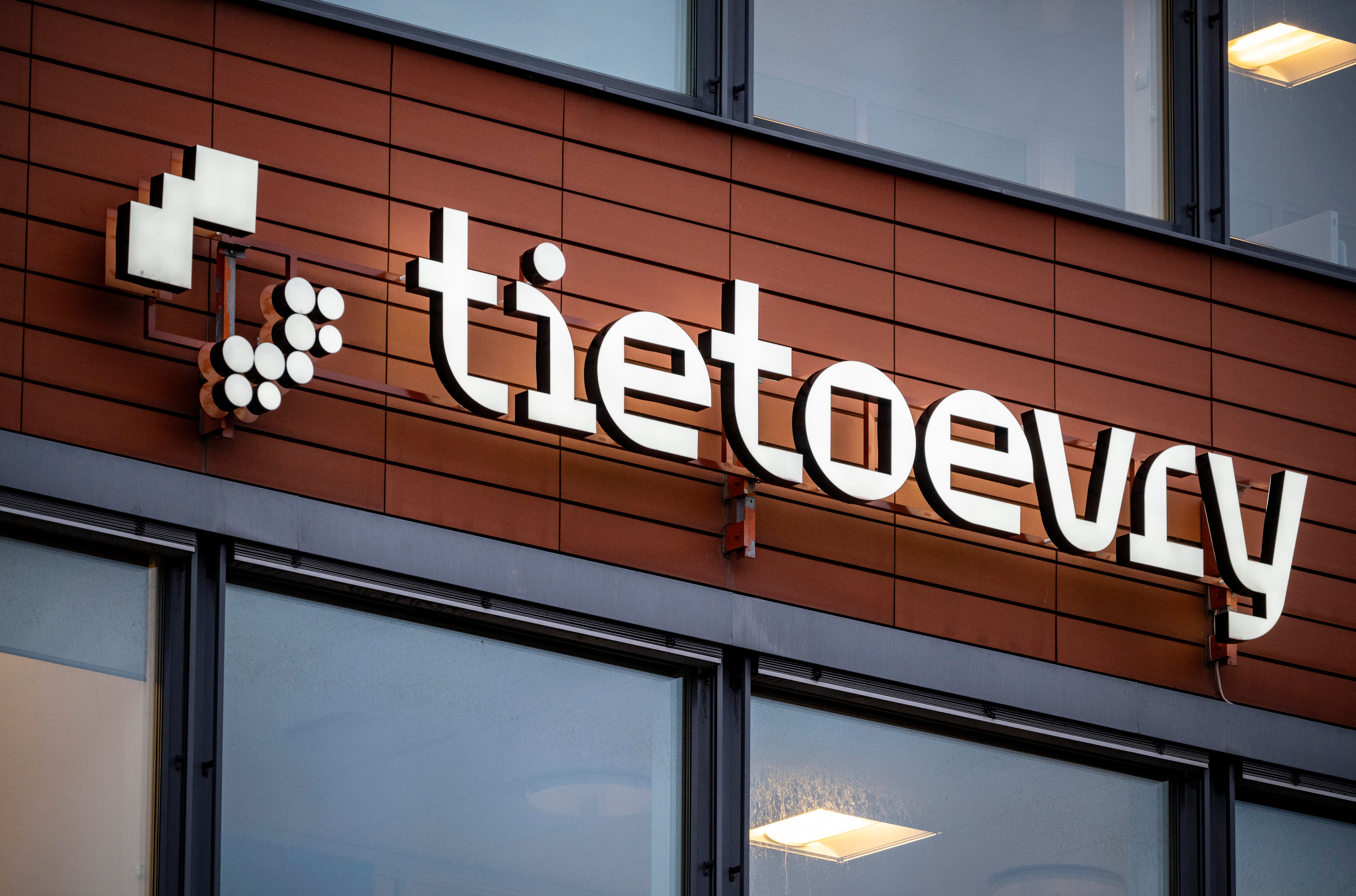 Tietoevry stannar kvar på Stockholmsbörsen