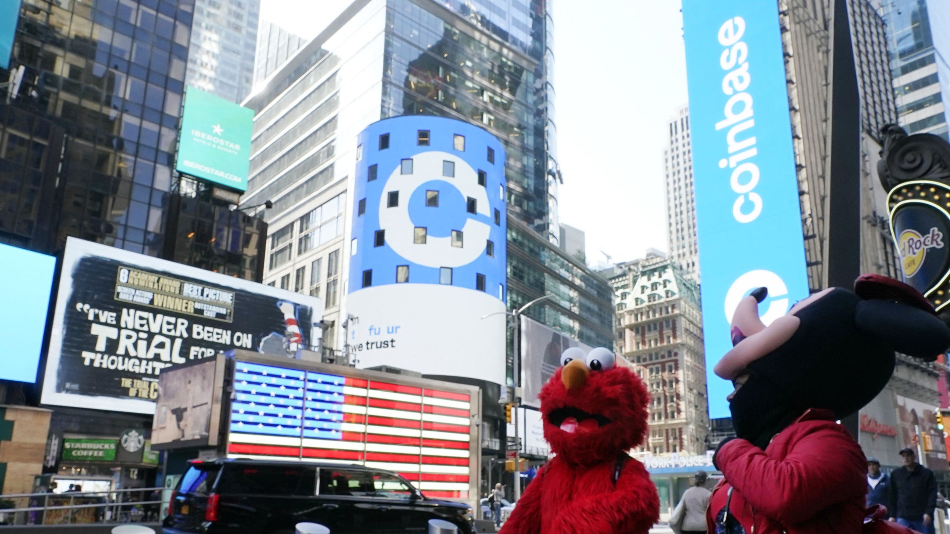 Kryptolyft när Trump tar bolagens parti mot storbankerna