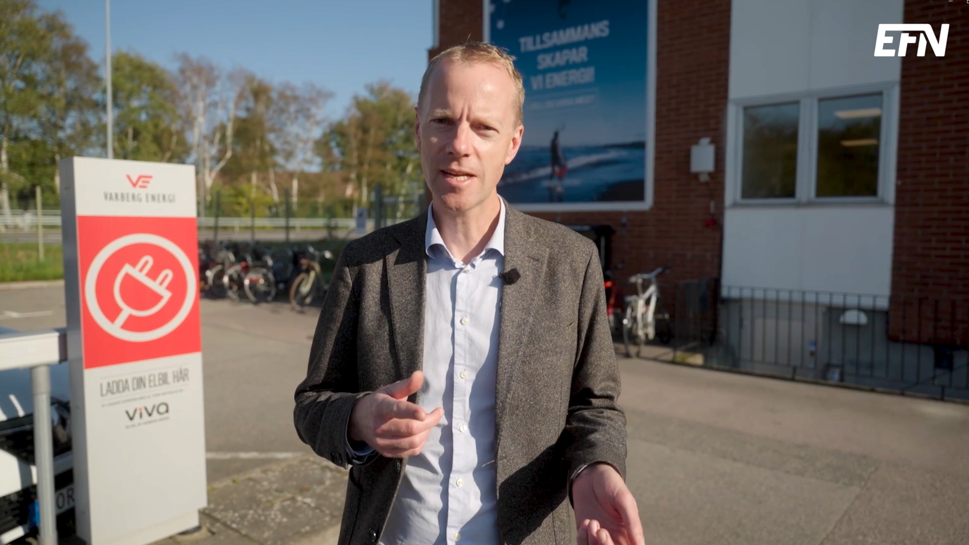 Anders Frick utanför Varberg Energi