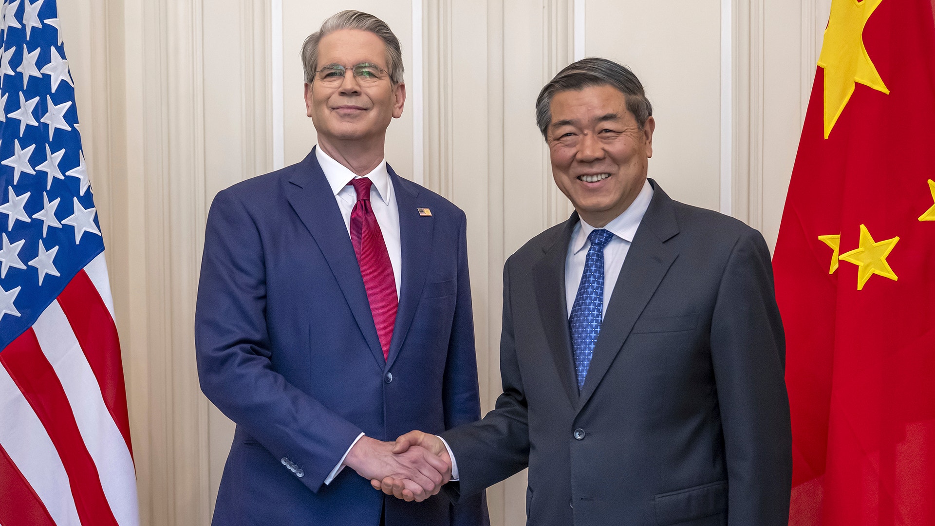 Scott Bessent och Kinas vice premiärminister He Lifeng