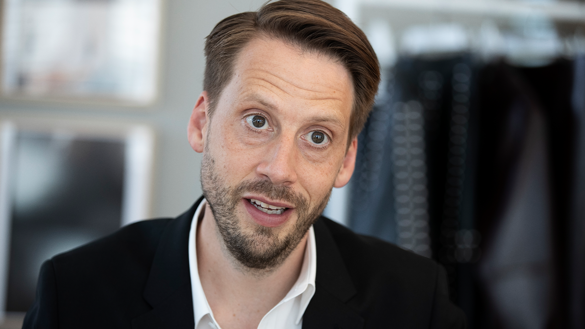 Något sämre försäljning än väntat för H&M