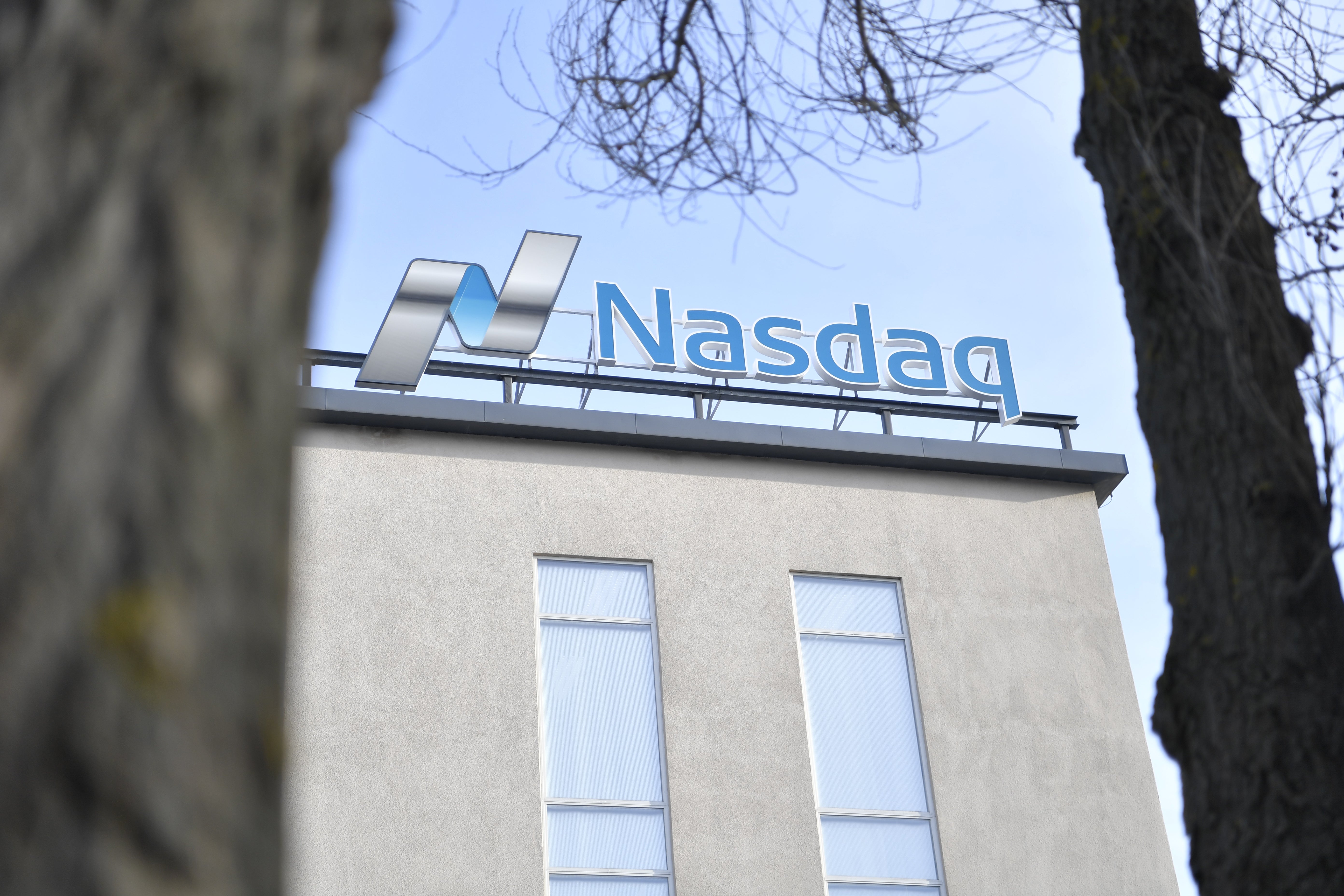 Börsen stängde efter brant fall med verkstad i botten