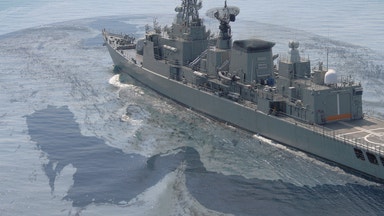 Rederijätten stoppar sin trafik genom Hormuzsundet