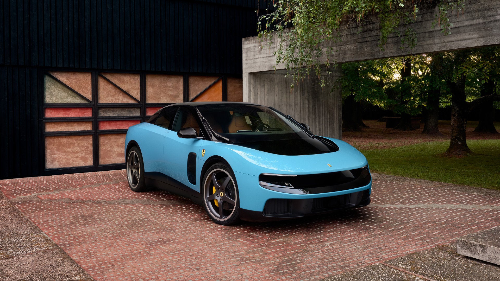 Ferrari faller på börsen – släppte första elbilen