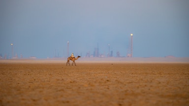 Oljejätten söker väg runt Hormuz