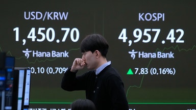 Kraftigt upp i Asien – guld snuddar på rekord: ”Intensiv osäkerhet”