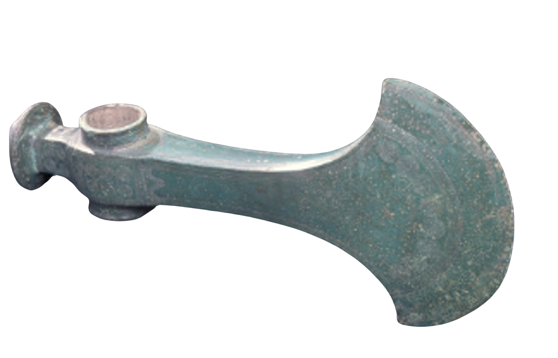 Denna västmanländska yxa från bronsåldern är gjuten i brons, en legering av koppar och tenn. Metallerna importerades från kontinenten och kan ha betalats med norrländska pälsar.
