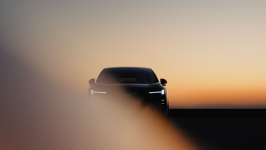 Efter historiska raset – bankjätte kapar riktkurs