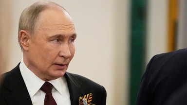 Putins krisdrag inför stora firandet