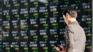 Asienbörserna studsar upp – guldet backar