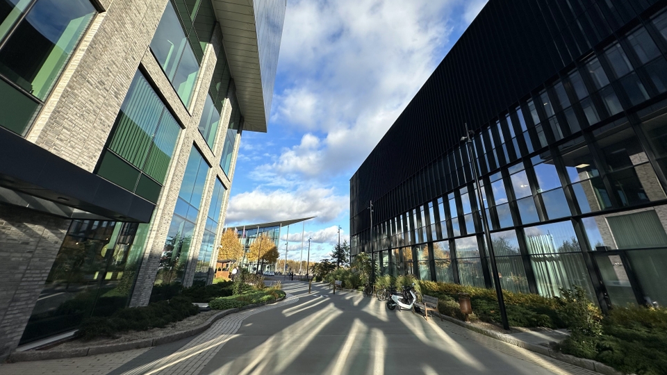 Geelys byggnader på Lindholmen i Göteborg