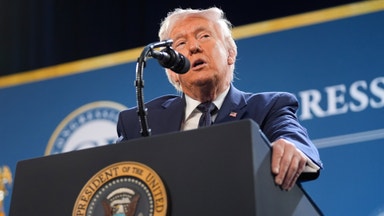 Trumps Nato-varning – kräver hjälp att öppna Hormuzsundet