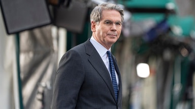 Bessent: Trumps tidigare tullar kan återinföras i juli