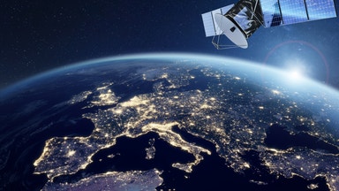 Amazon förhandlar om satellitköp – tar upp kampen med Elon Musk