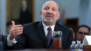 Kravet på Trumpministern – efter Epstein-kopplingen: ”Avgå”