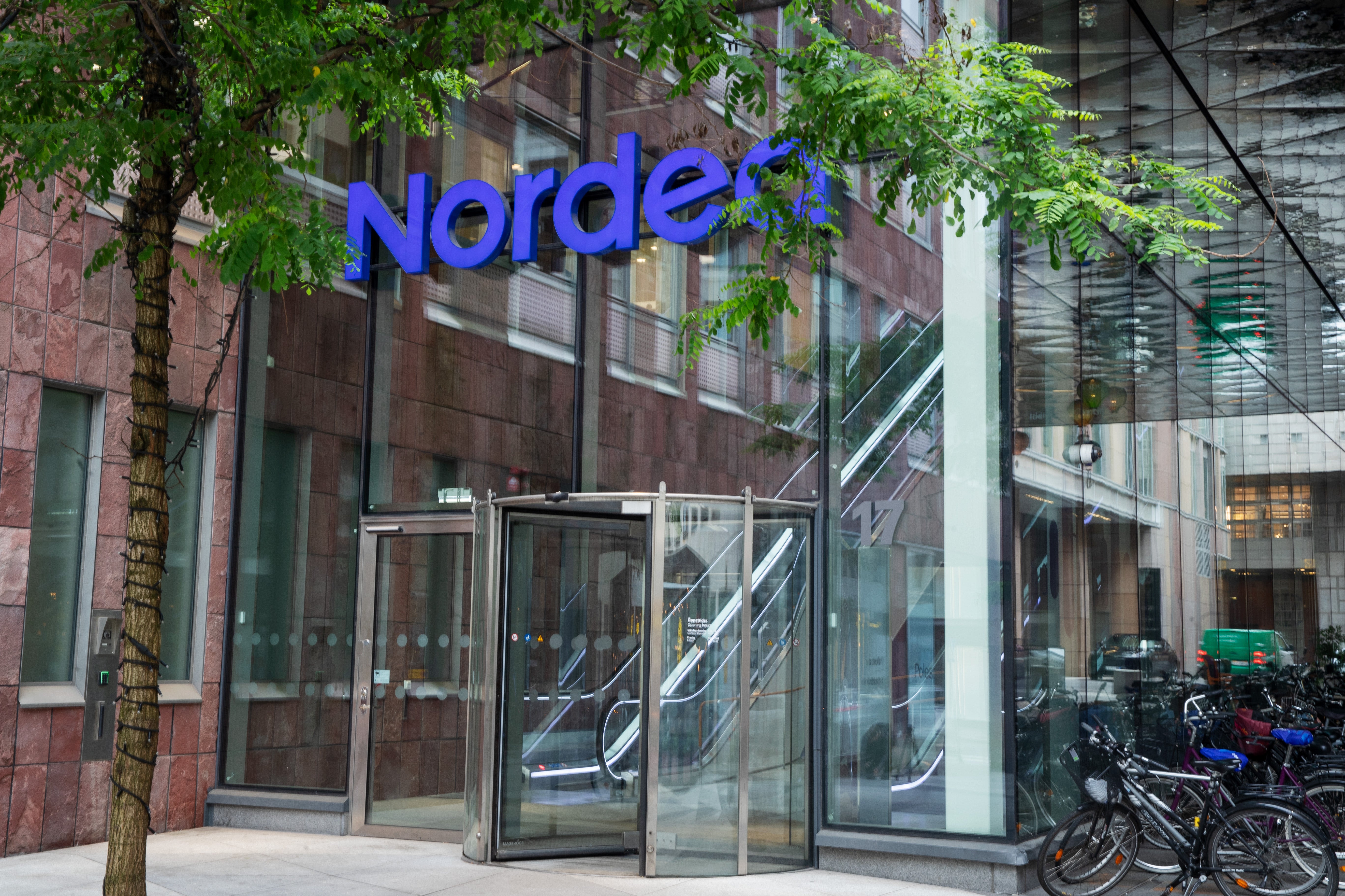 Dubbla höjda riktkurser för Nordea