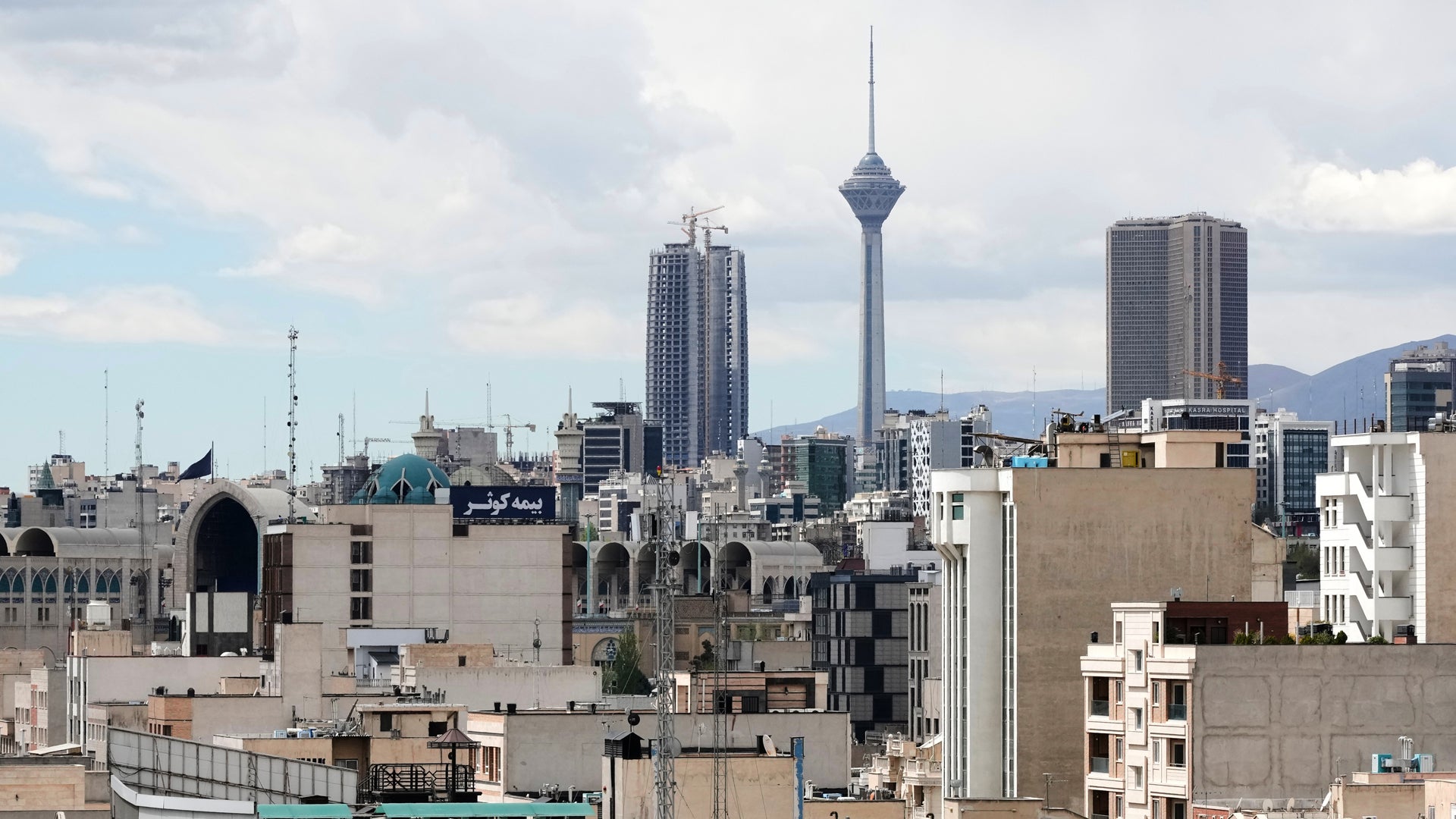 Petrokemiska anläggningar attackerade av Israel