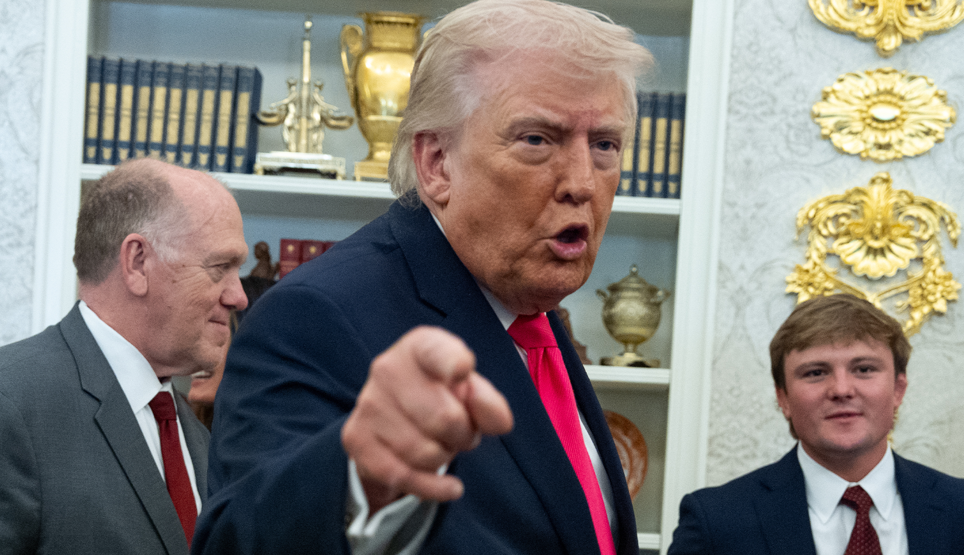 Trump i eldig konflikt med senatorer: ”Sitt ned”