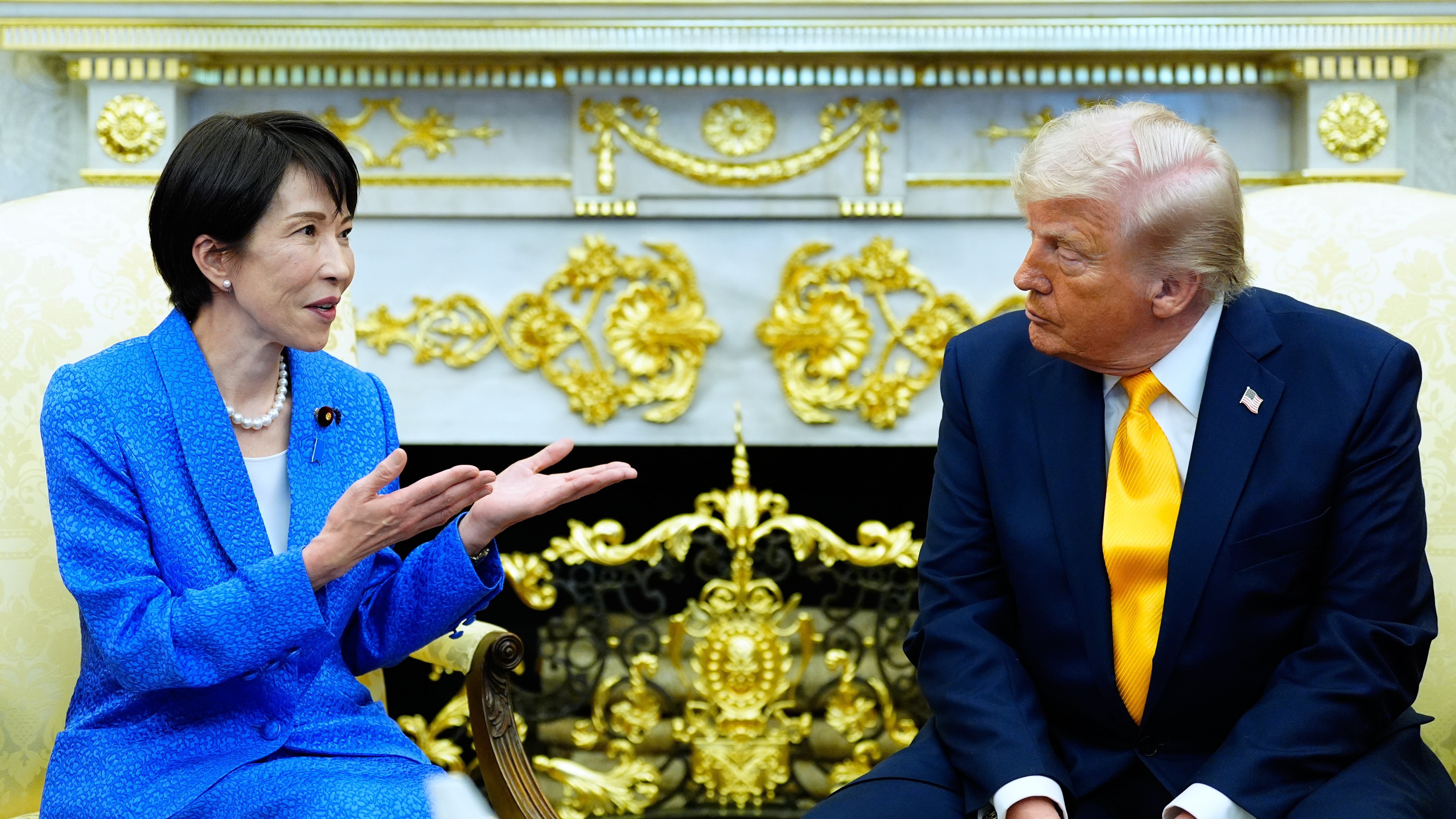 Trumps hyllning till Japan: Visar framfötterna 