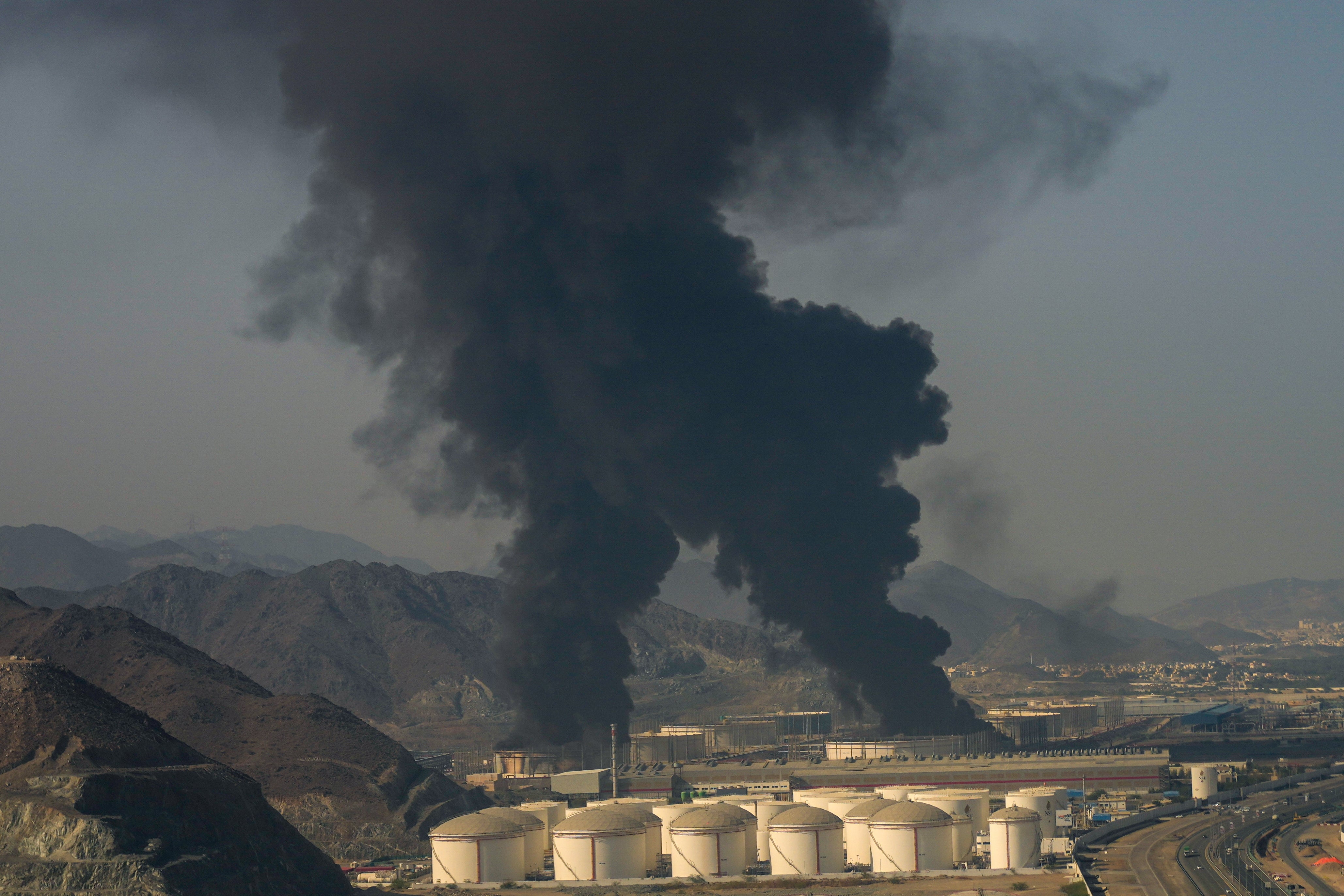 Iran svarar på USA:s attack – oljeanläggning träffad i Kuwait