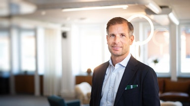 UBS köpstämplar Intrum