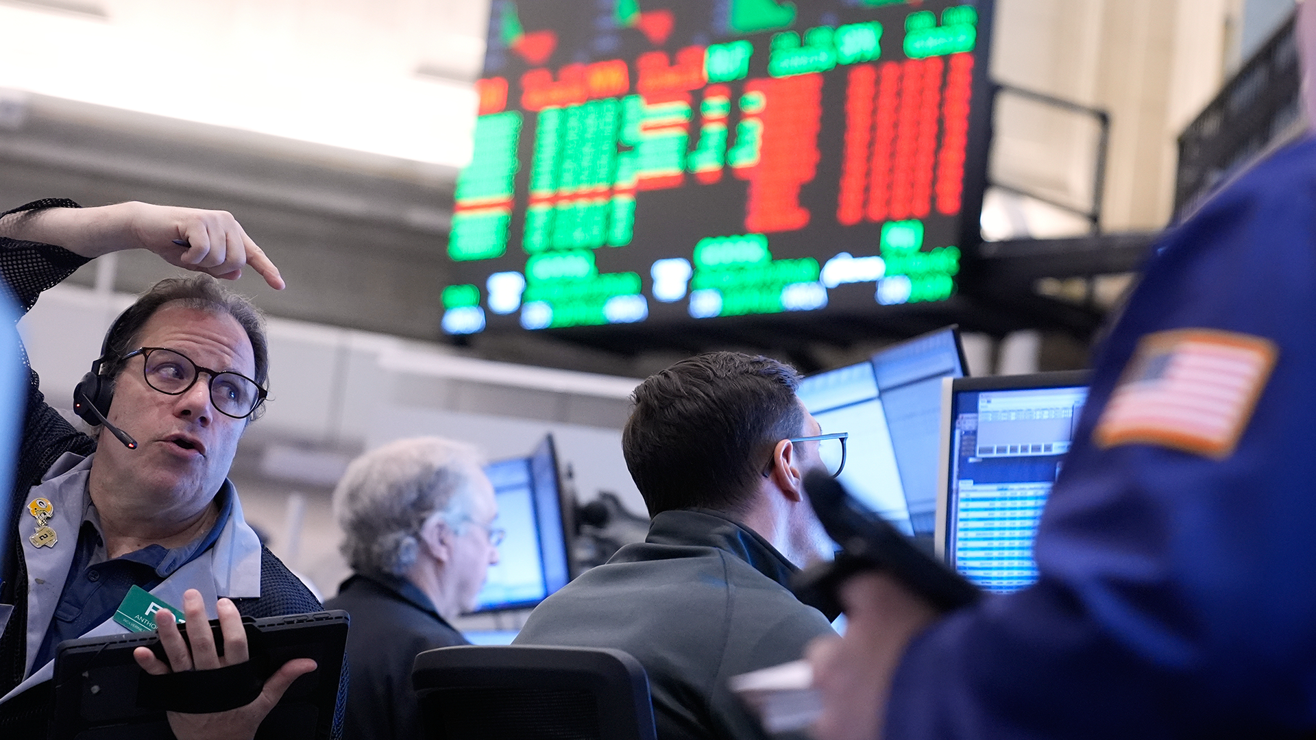 Oljerusningen mattas av – börsfallet mildras