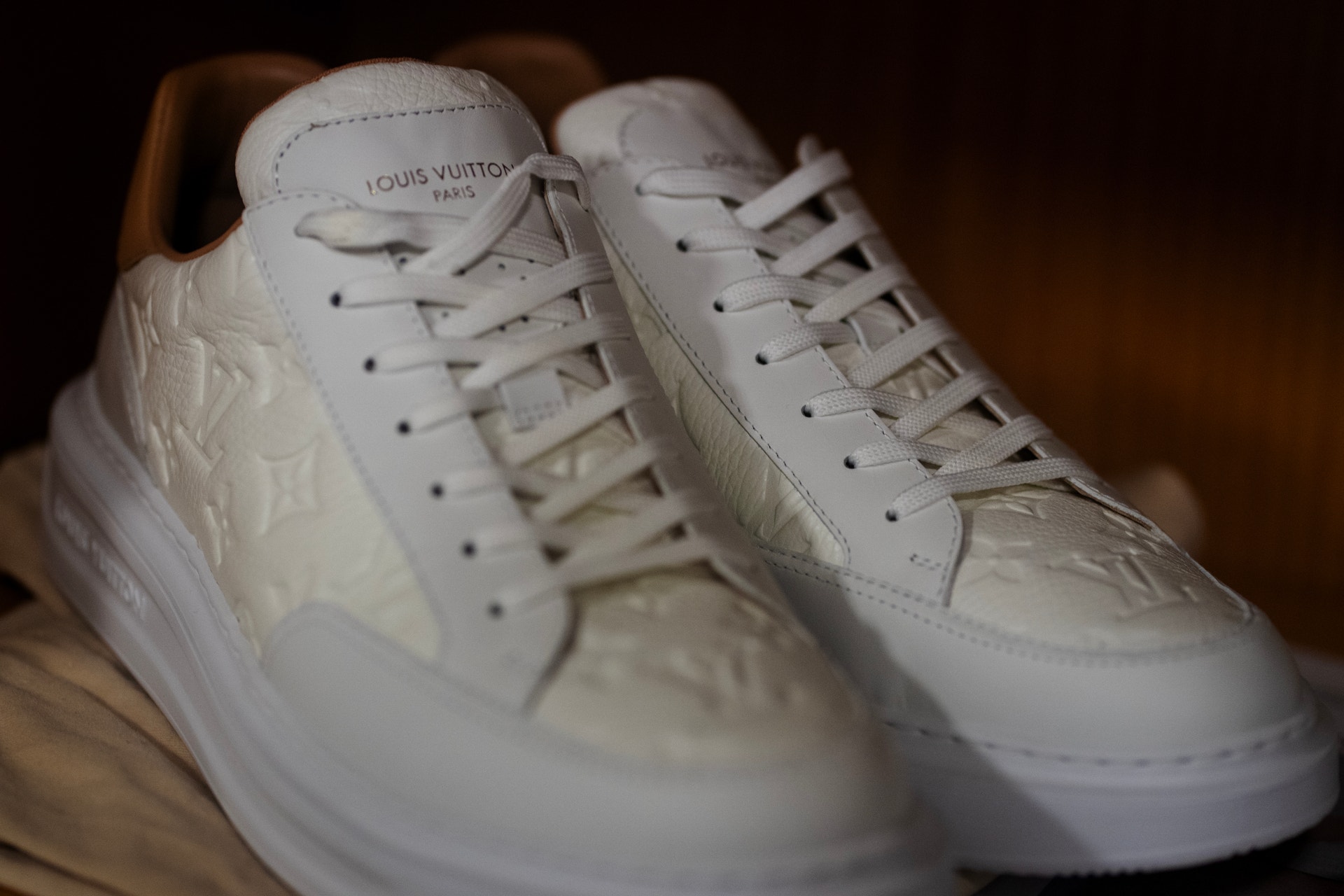 Kronofogden louis vuitton skor gympaskor 