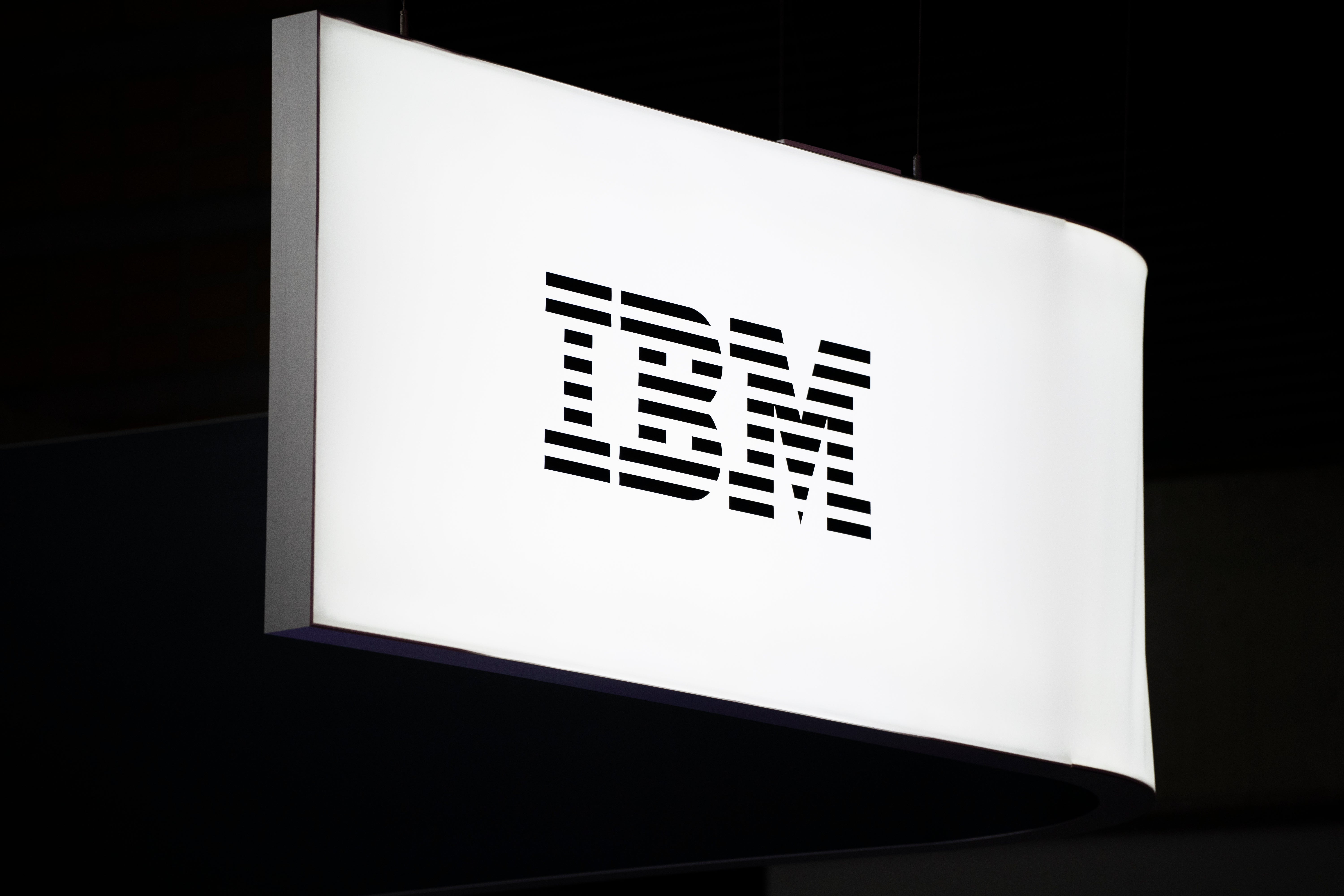 IBM störtdyker efter vinstvarning