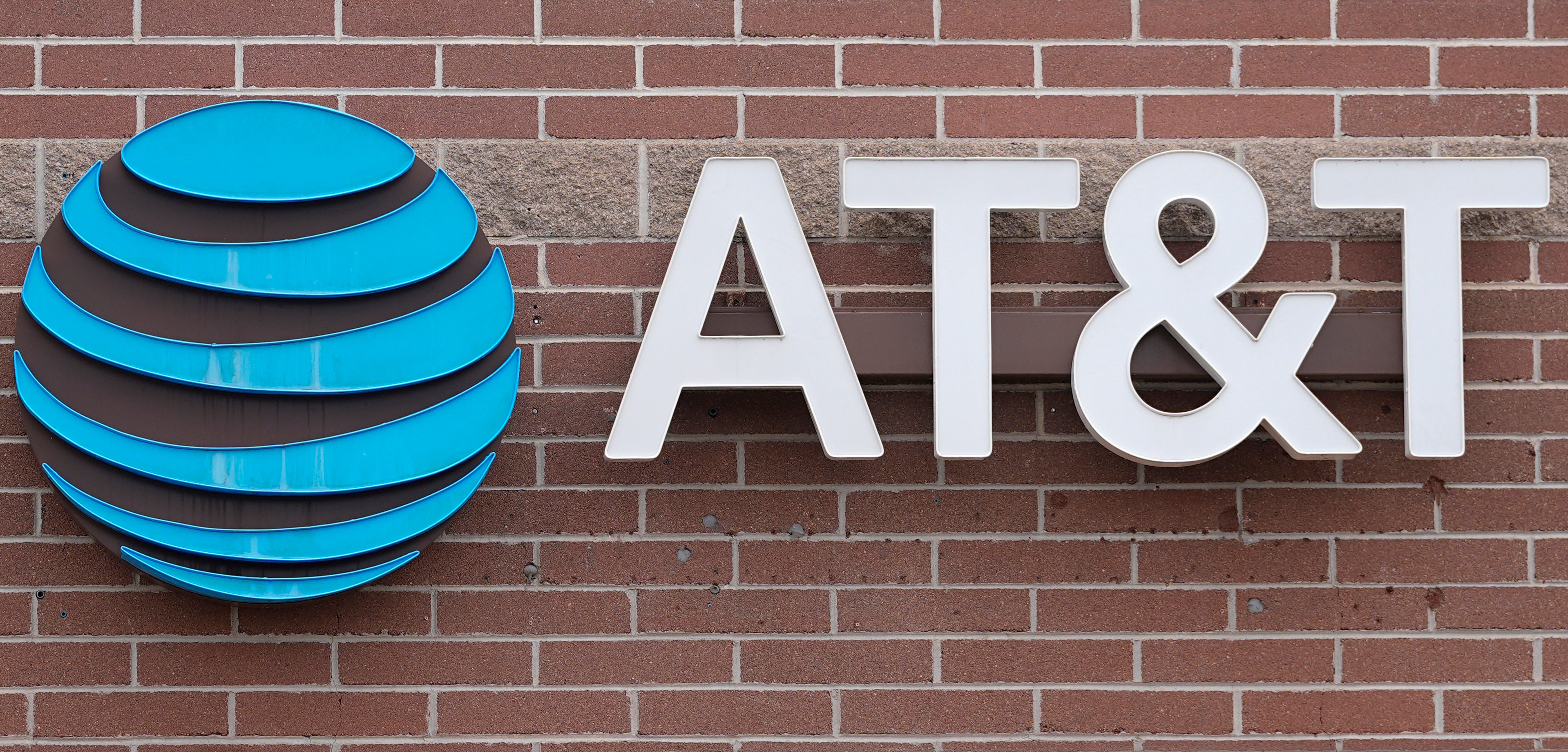 AT&T slår vinstförväntningarna – upprepar prognoser