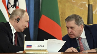 Ryssland: Hormuzsundet är öppet för oss