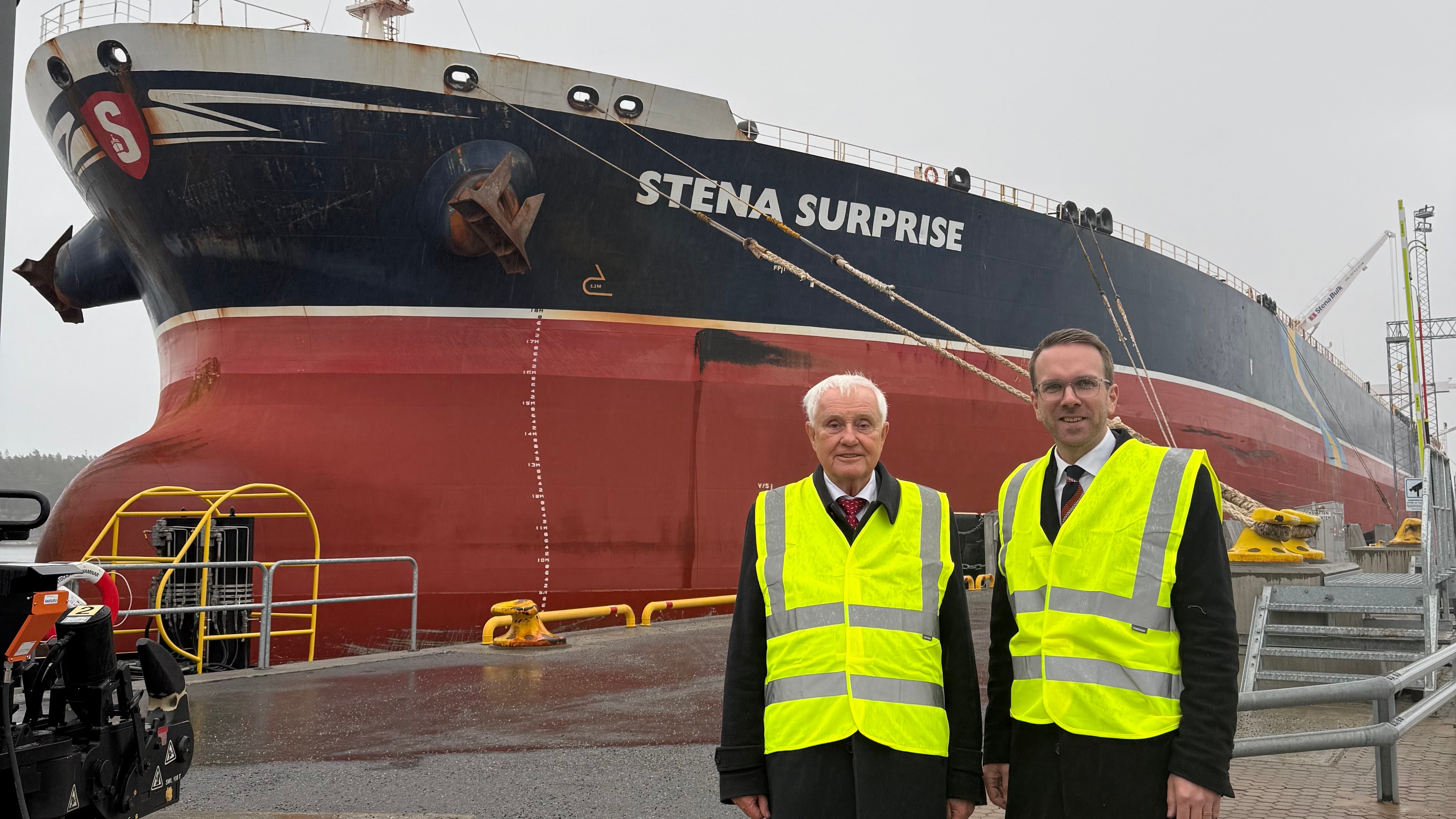 Stena hissar svensk flagg på jättetankern