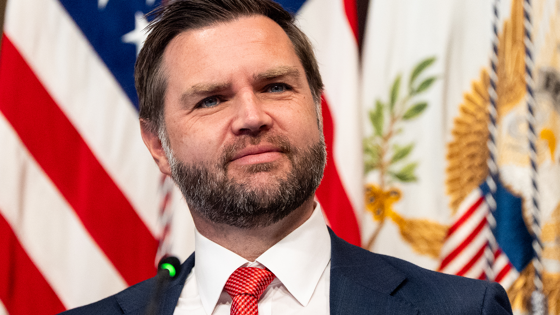 Vance: Iran känner betydligt större press
