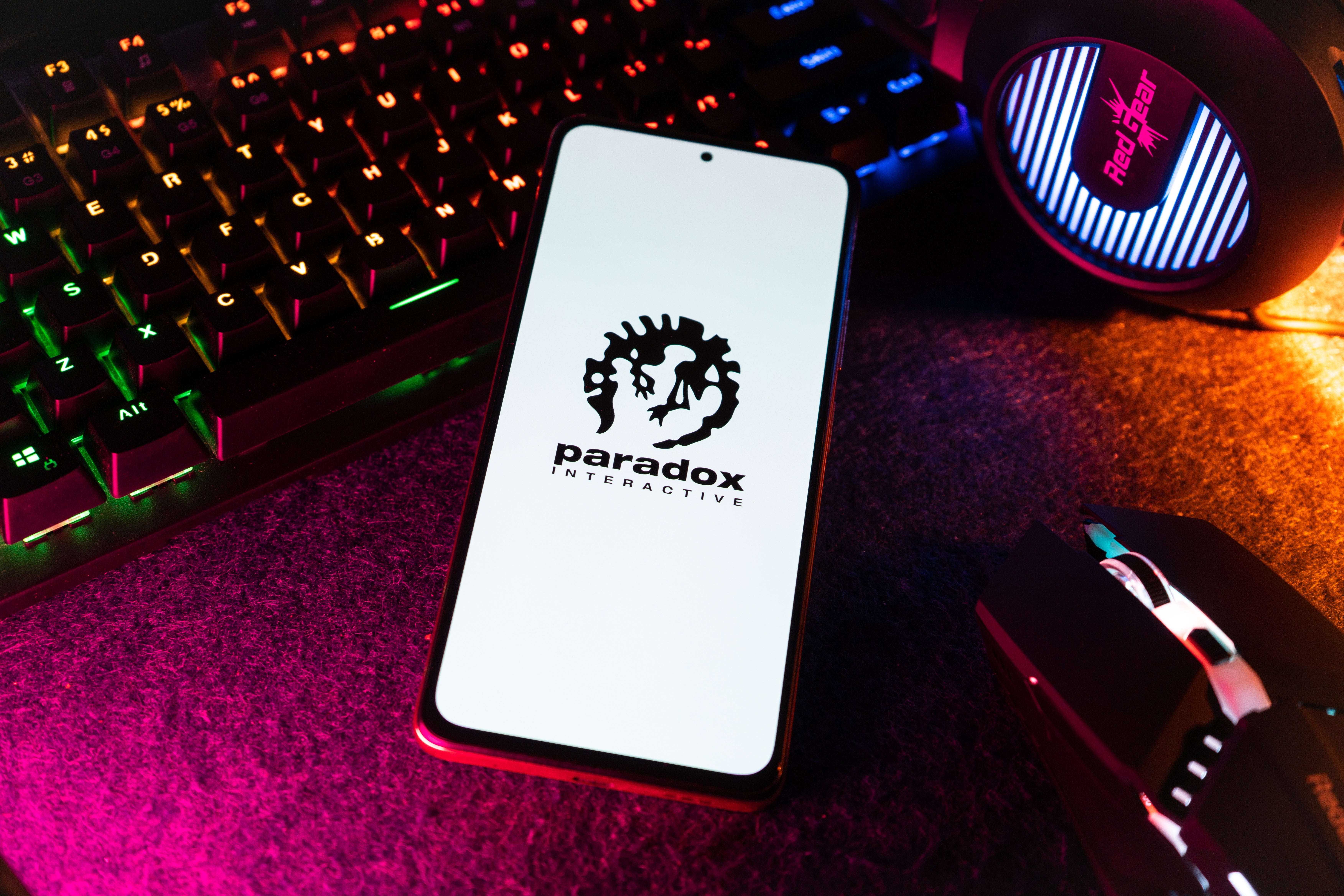 Paradox rusar tvåsiffrigt efter positiva spelbetyg