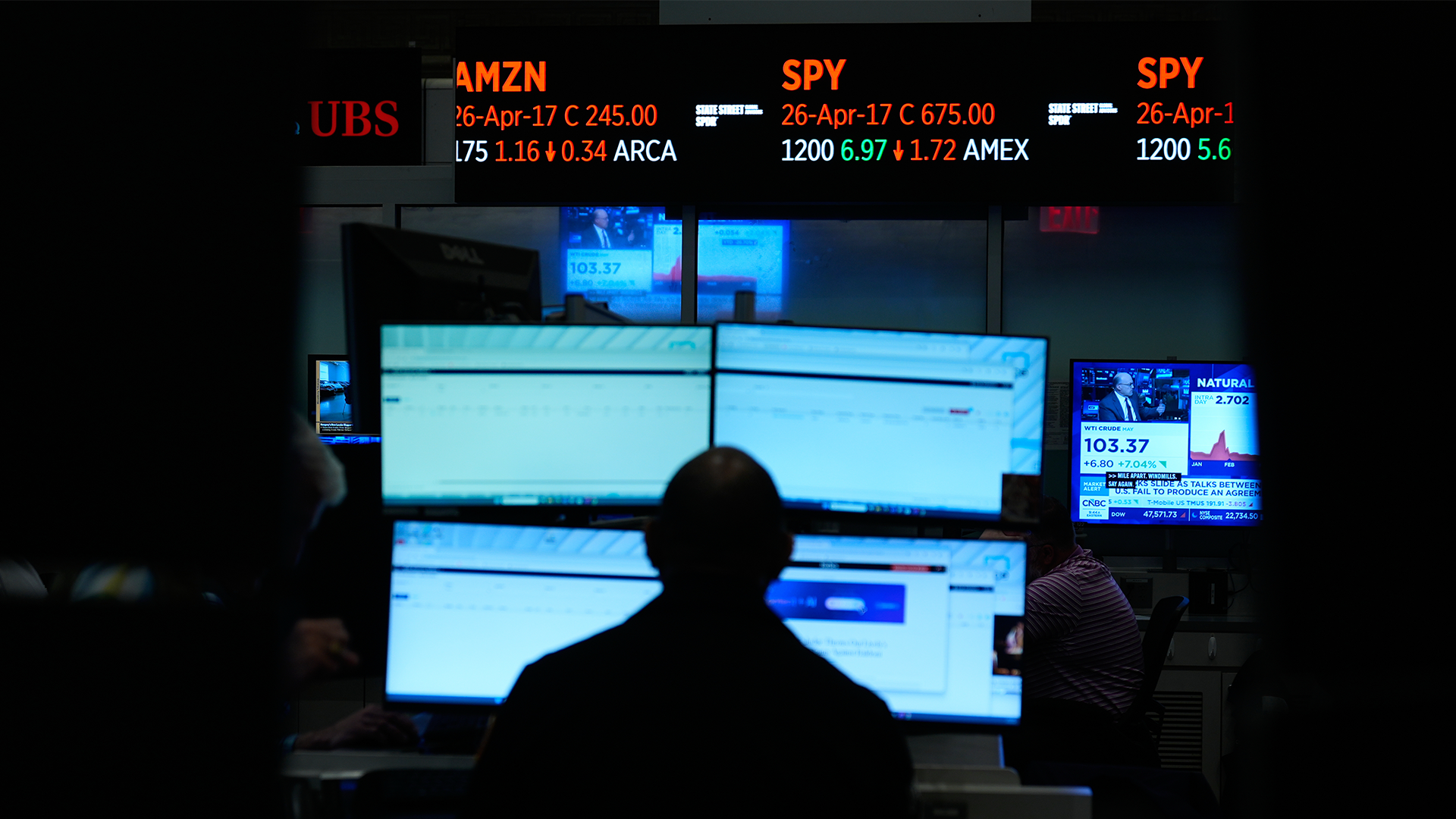 Svag nedgång på New York-börsen när eldupphöret vacklar