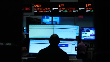 Svag nedgång på New York-börsen när eldupphöret vacklar