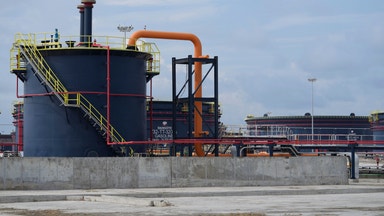 Afrikas största raffinaderi på väg till börsen