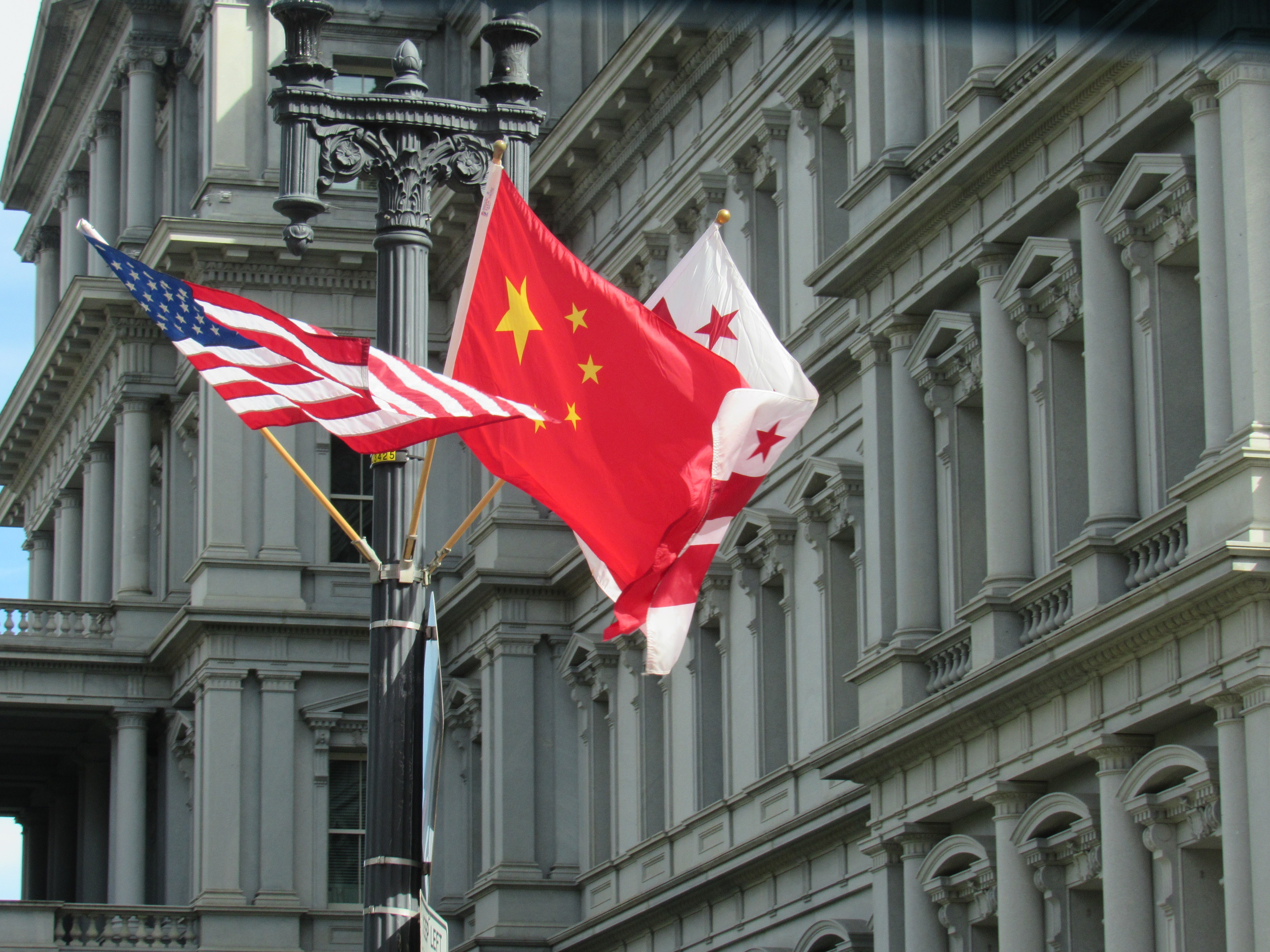 Wall Street lyfter rejält – mineralbolag rasar