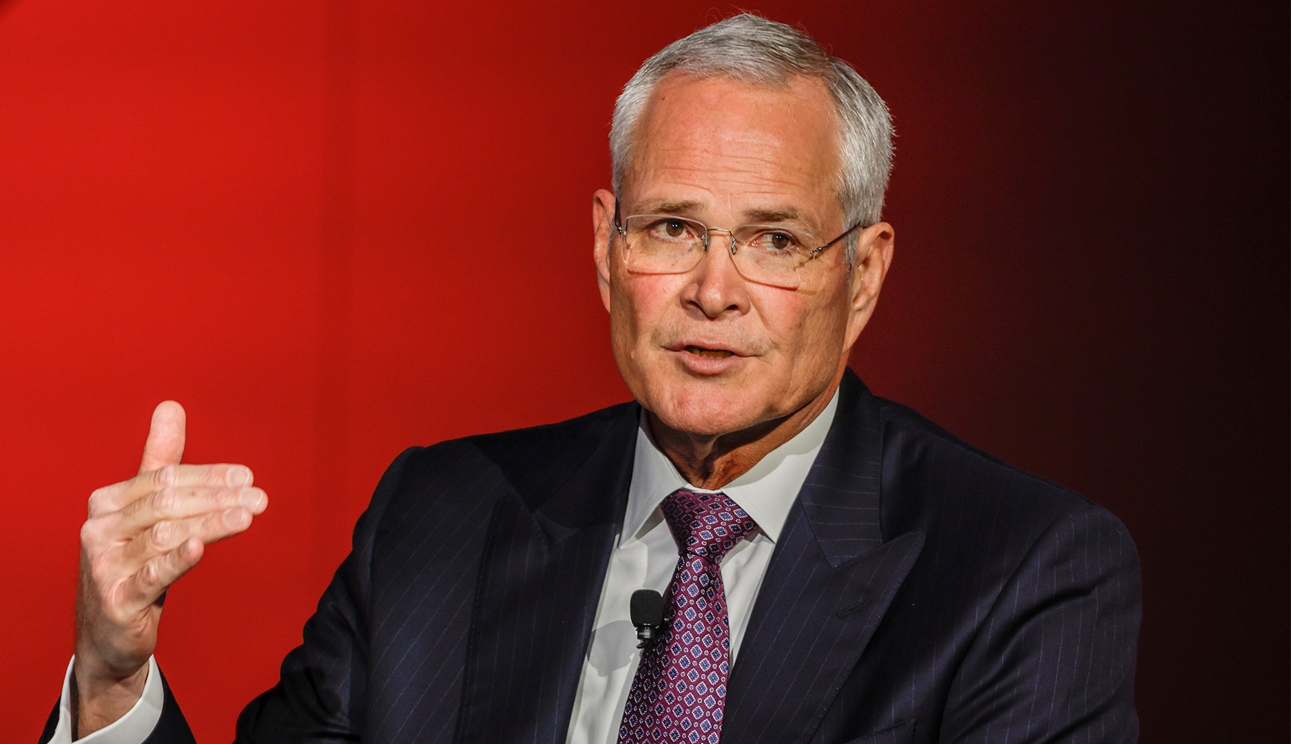 Exxon Mobils vd Darren Woods. 
