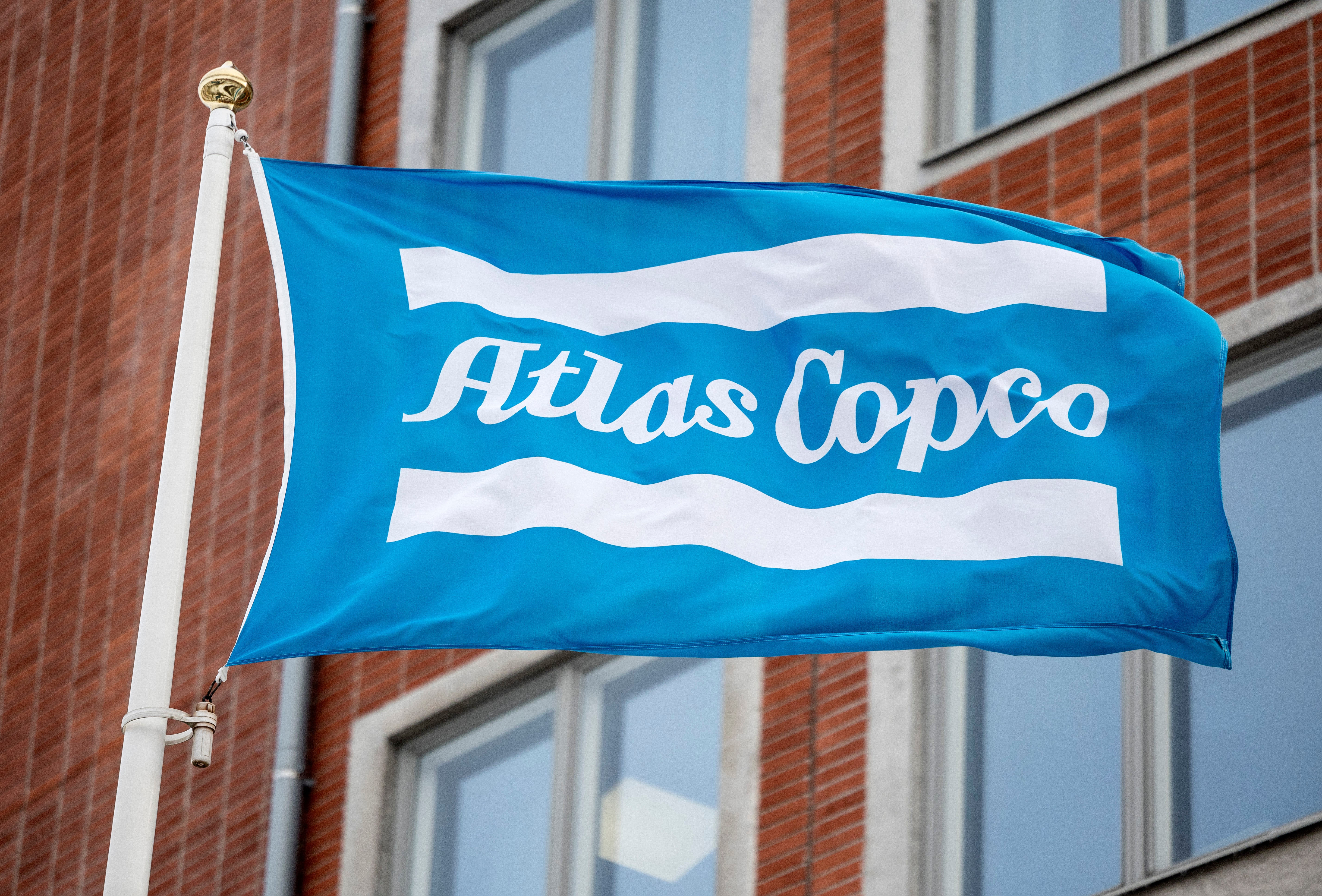 Atlas Copco backar efter dubbelsänkning