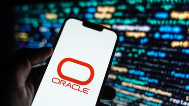 Oracle rusar i efterhandeln – rapporterar lyft för molntjänster