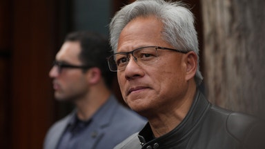 Nasdaq följer med uppåt – Tesla lyfter