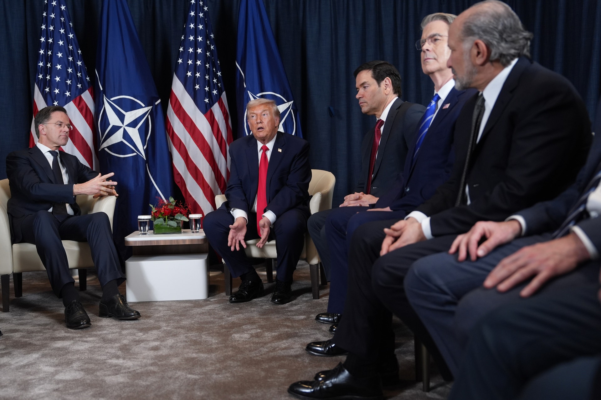 Mark Rutte och Donald Trump under mötet i Davos