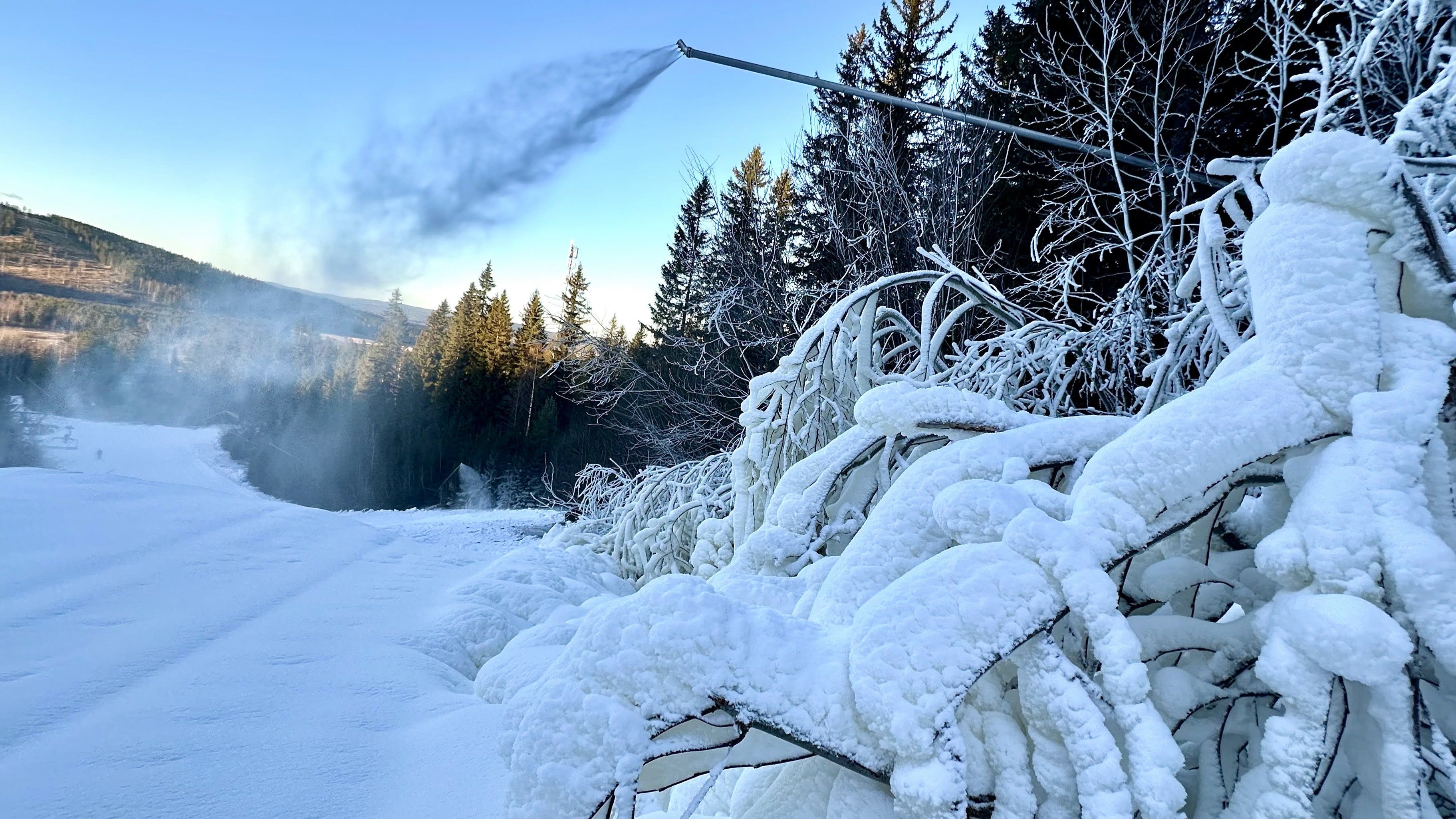 Kanonsnö med snökanon