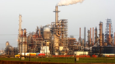 Saudiarabien aktiverar krisplan för oljan